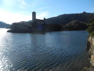 l&apos;ile depuis la crique