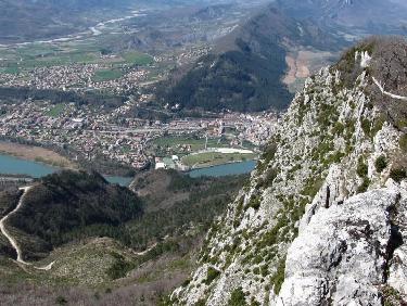 Vue plongeante depuis le sommet.