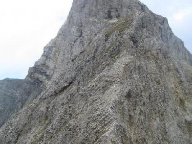 Vue depuis l&apos;épaule vers la suite de l&apos;arête