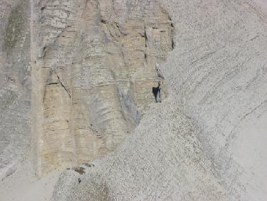 Tout petit sur l'arête