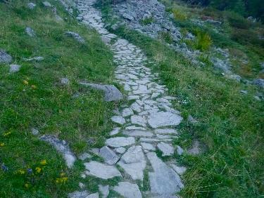 Un chemin ancestral fort beau 