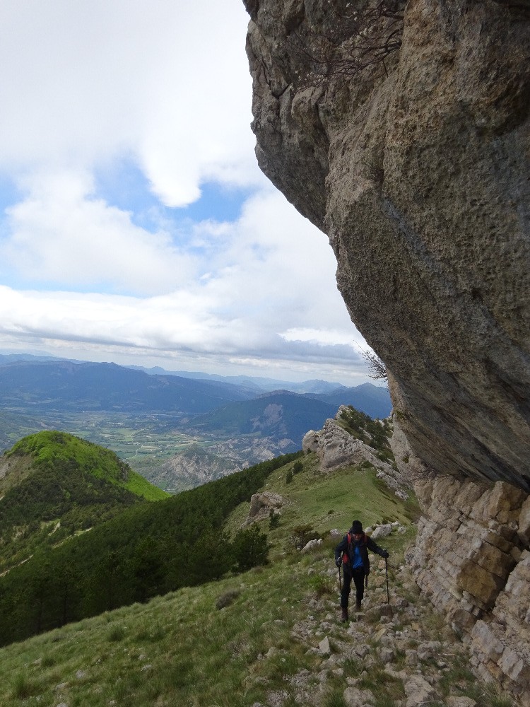 Sous la falaise d'Aujour