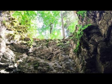 Beaucoup de fraîcheur grotte de la cheminée