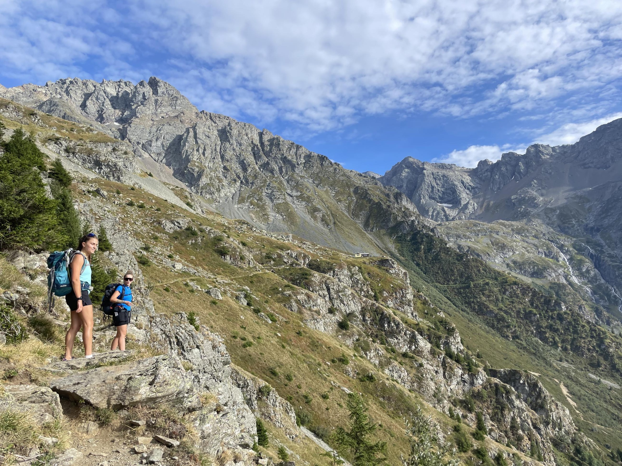Refuge en vue sur l’éperon 