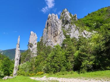 Sucettes de Borne - Jocou - Mont Barral depuis le Col de Menéé