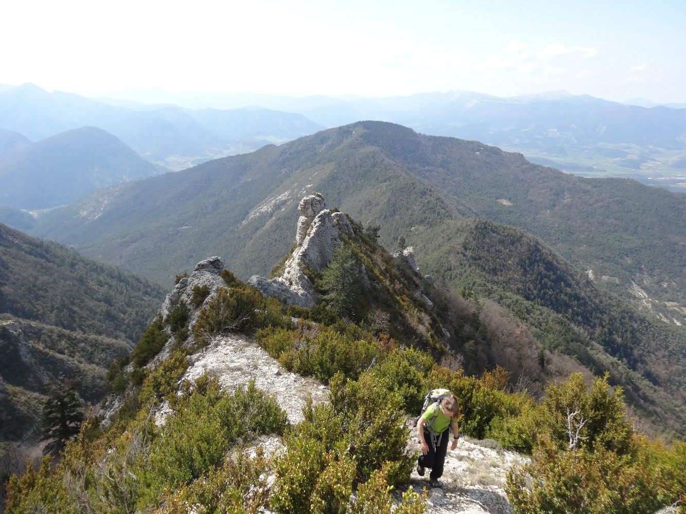 Sur la crÃªte aprÃ¨s l'arÃªte que l'on contourne