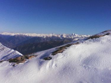 sur la crÃªte sommitale nord-ouest : vue vers le viso ( vers le milieu photo) et les pics de la font-sancte , vers la droite