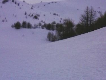 Sur le plateau ventÃ© ; la cabane de l&apos;Alp est juste derriÃ¨re l&apos;Ã©chancrure en haut Ã  G