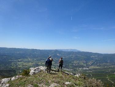 Sur le rocher Pointu, avec, au loin, le Ventoux