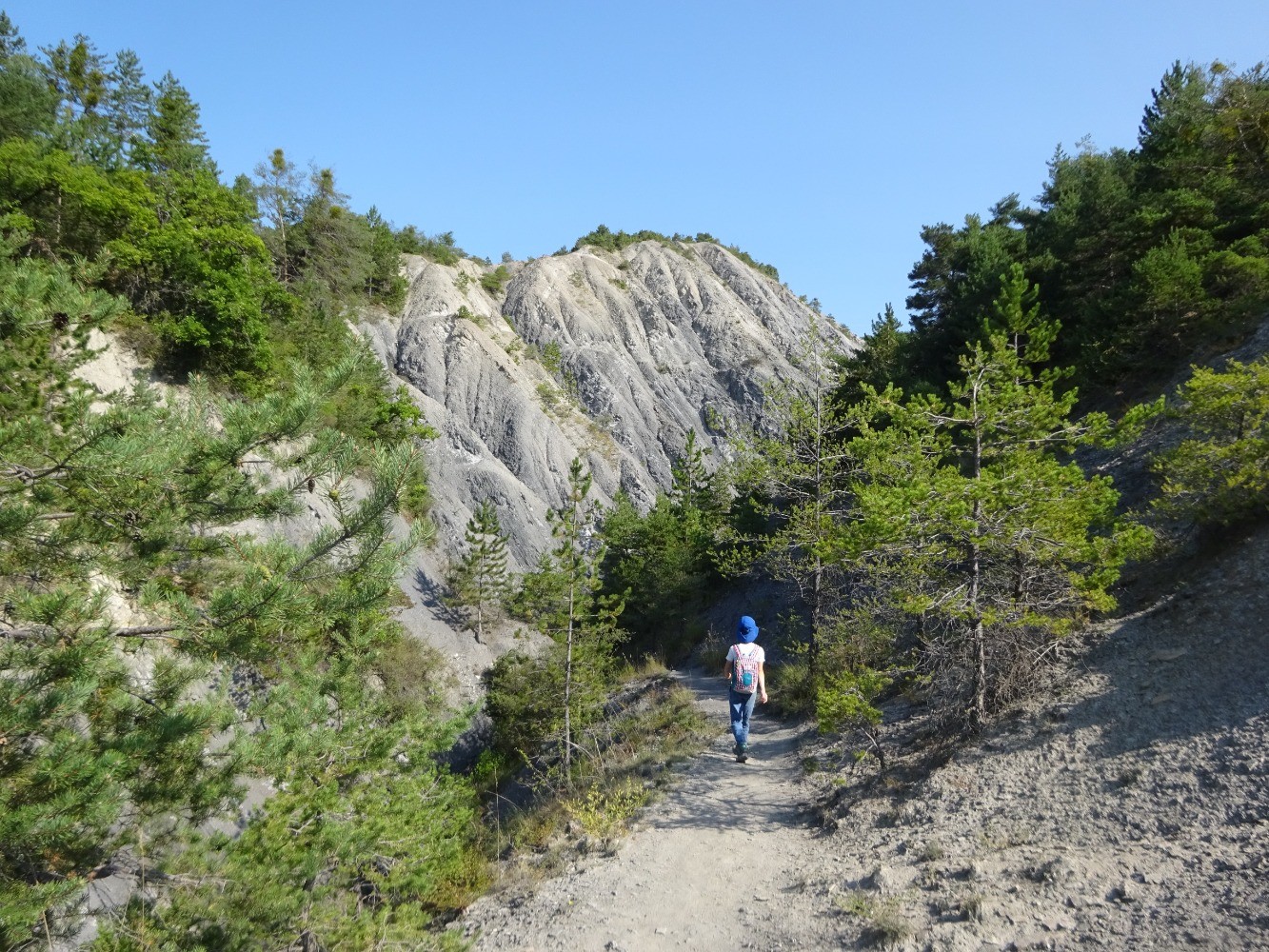 Sur le sentier Ã  l'est de Chanteloube