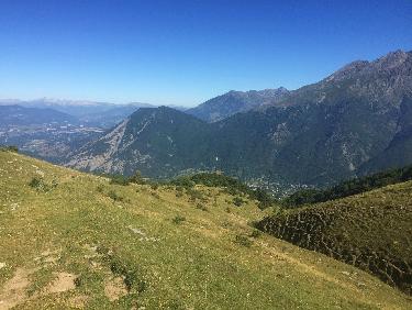 sur le sentier du clos de l &apos; Alpe