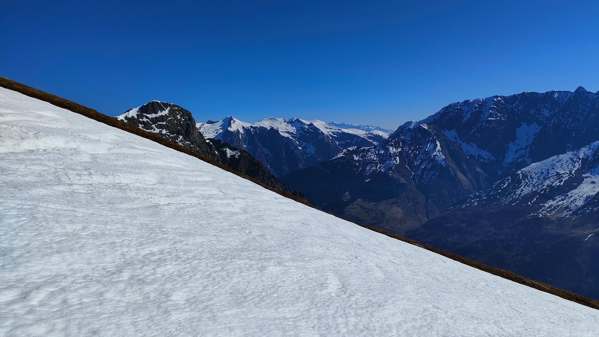 Sur l'échine du dragon