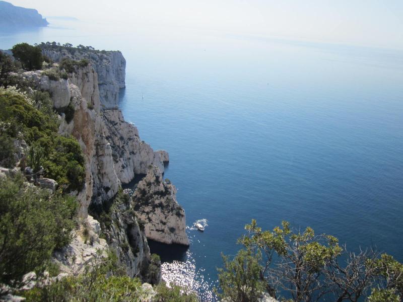 sur la falaise