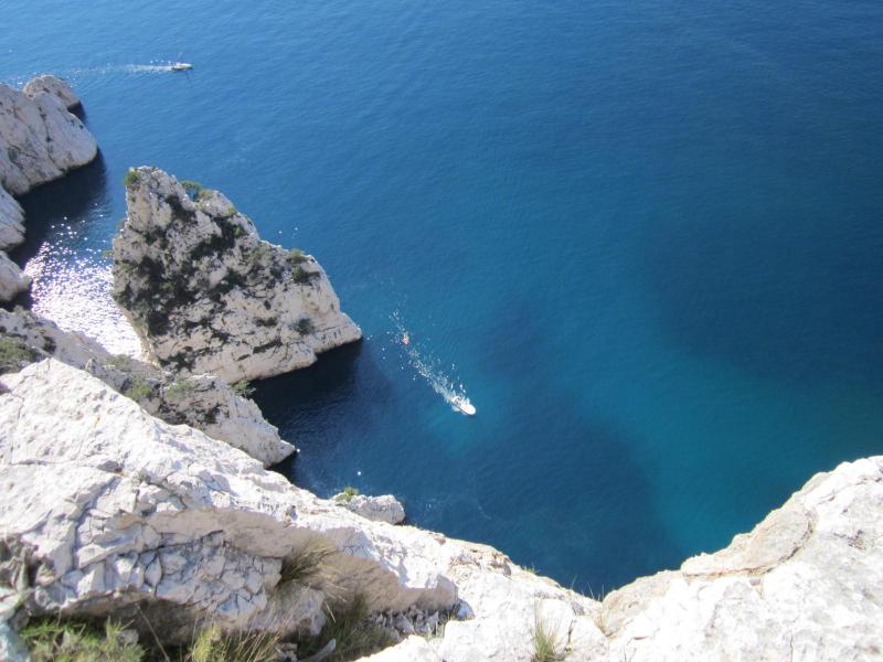sur la falaise