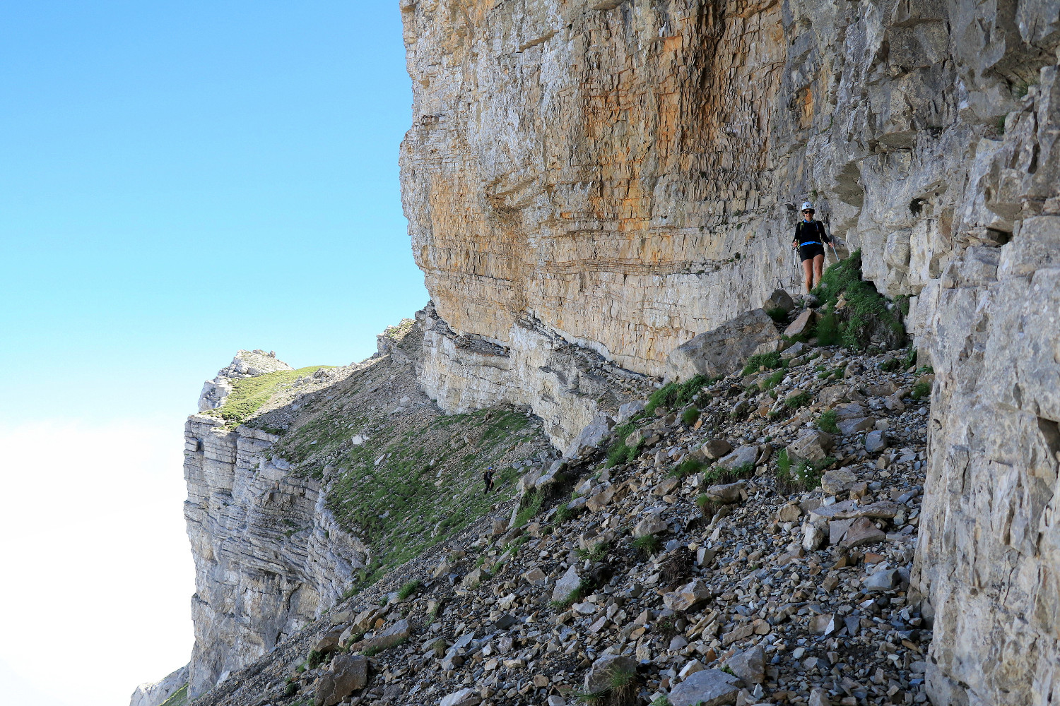 Tête de Garnesier depuis La Jarjatte par le col de Corps et la face NW, retour par le pas de l'Ane