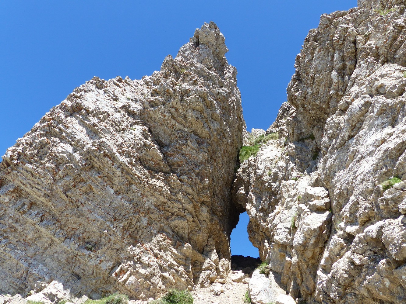 TÃªte de VachÃ¨res par les crÃªtes du Vallon des Aiguilles