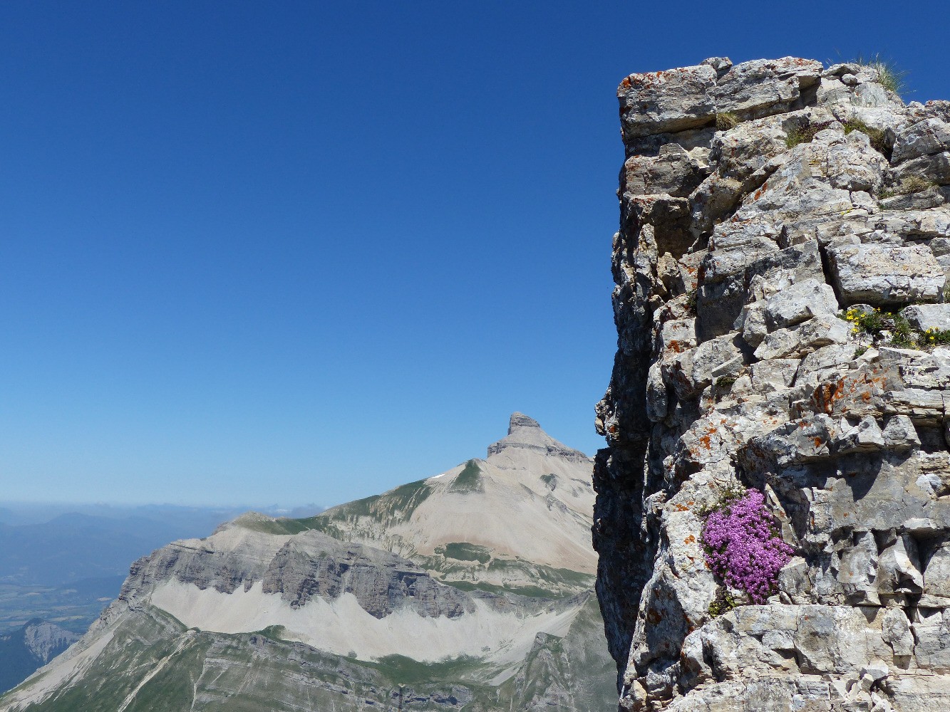 TÃªte de VachÃ¨res par les crÃªtes du Vallon des Aiguilles
