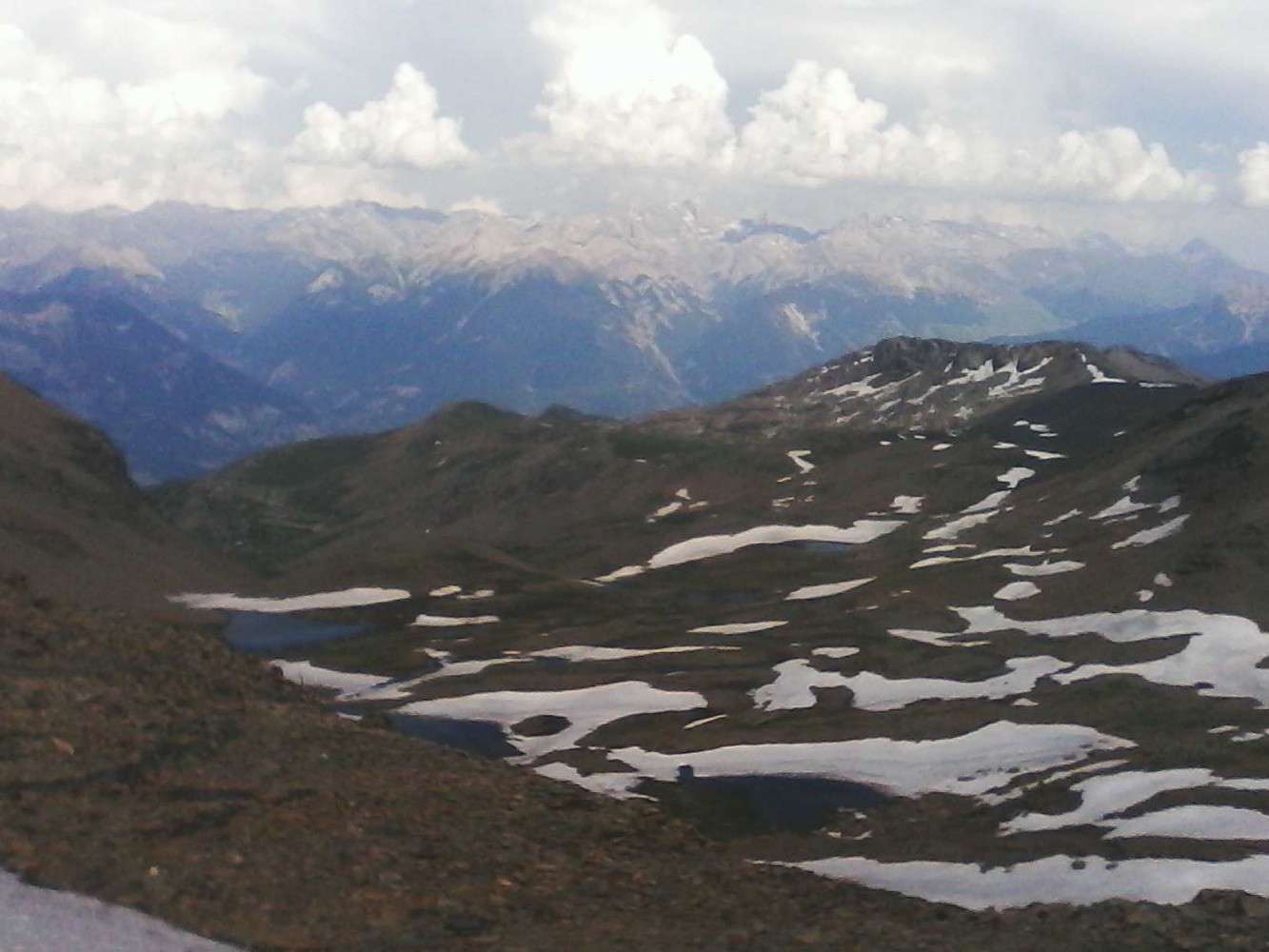 tous les lacs , entre le petit col qui clot les herbages , et le col de rougnous 