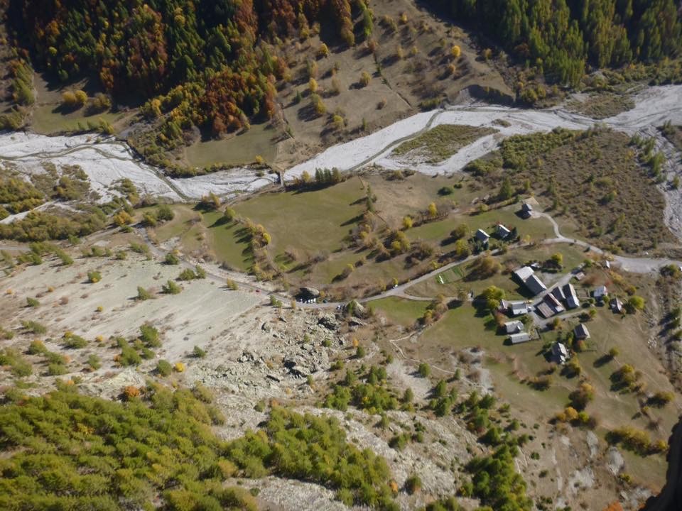 Atterrissage au centre Ã  gauche des Beaumes 