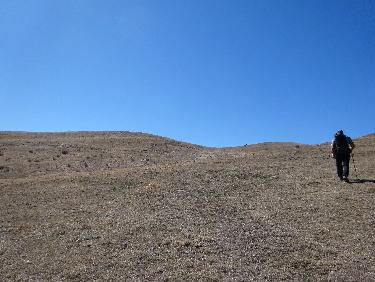 Trainon, montÃ©e dans l&apos;alpage en versant nord