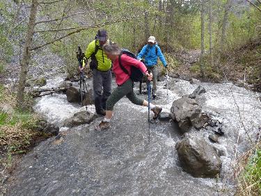 TraversÃ©e du Riou Bourdoux par fortes eaux