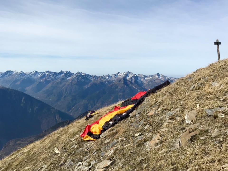 la voile est prÃªte juste au sommet 