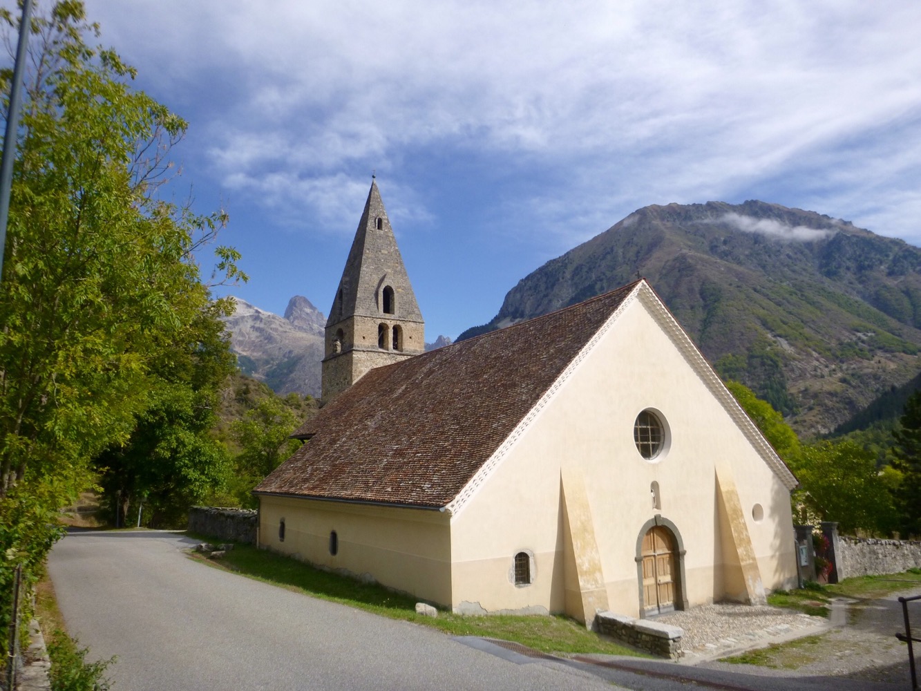 Magnifique Ã©glise sous l'Olan 