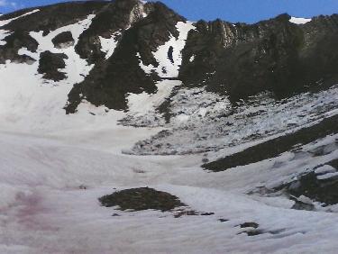 un mÃ©lange de blocs , de rochers et de boue