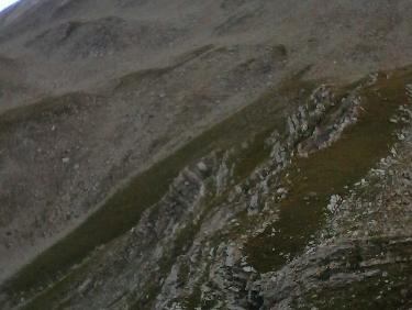 un peu moins sombre...