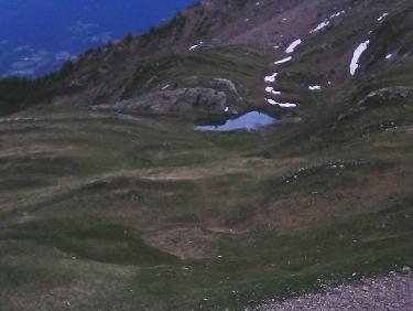 un saphir au milieu de l image