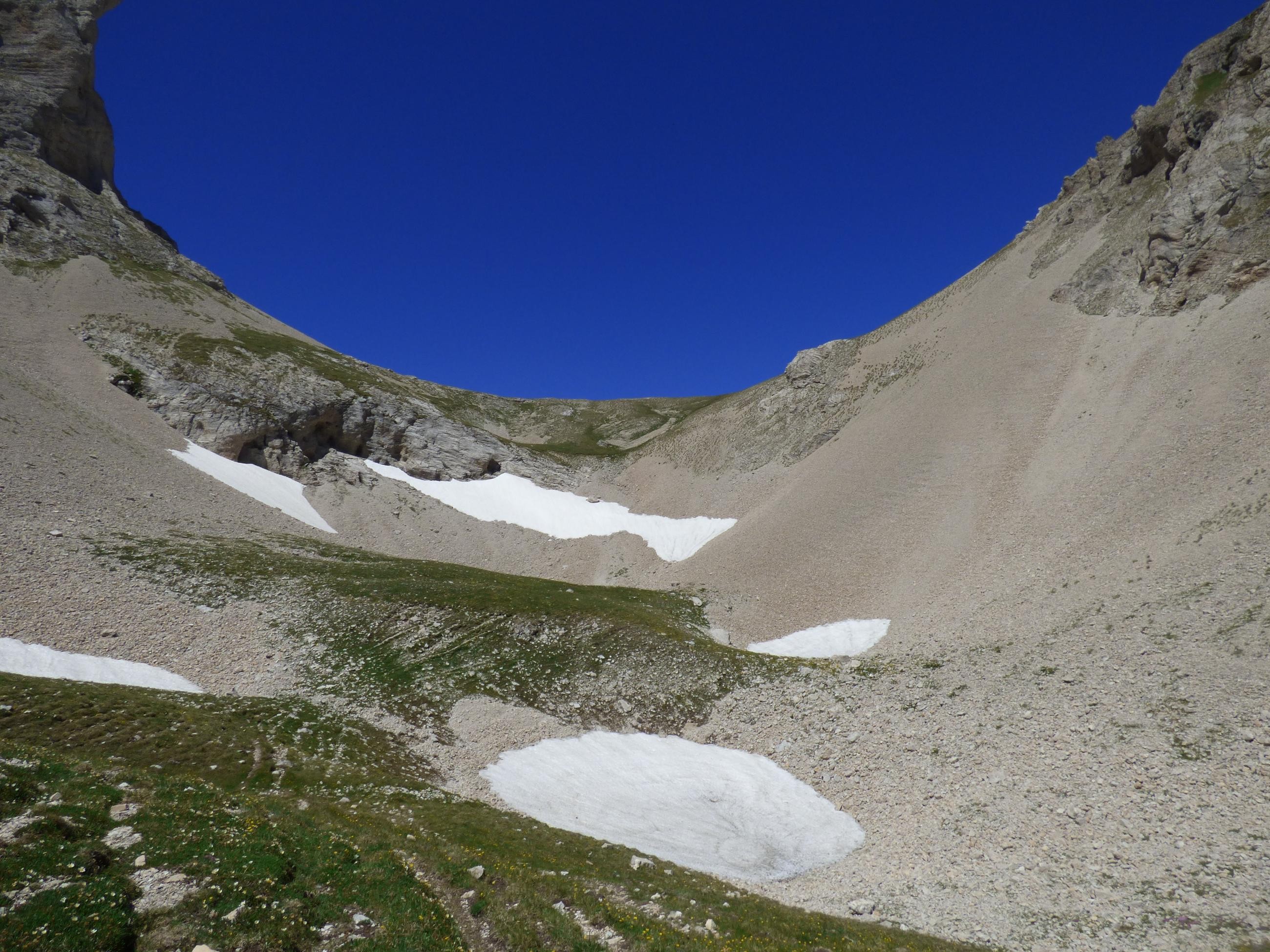 Un petit névé à franchir
