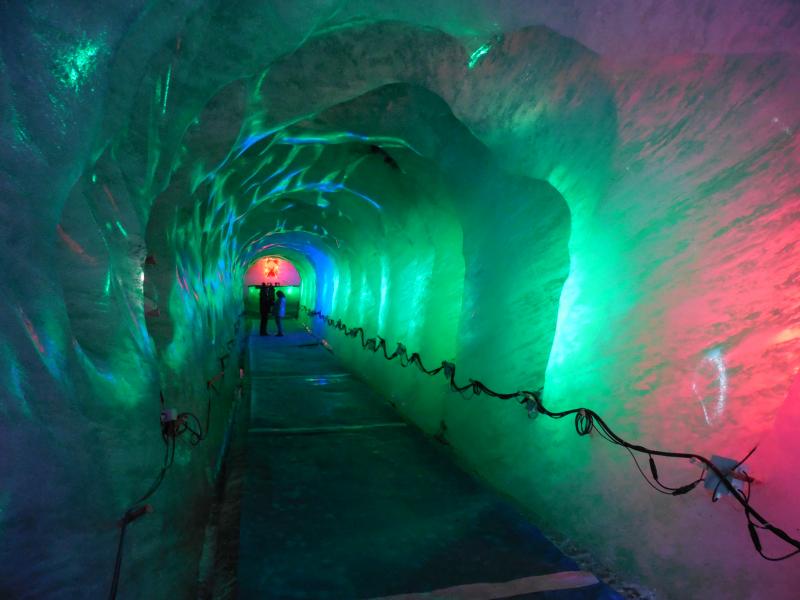 un petit tour par la grotte de glace