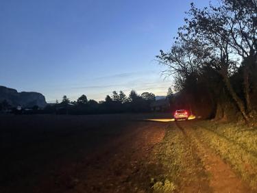 Une bagnole à l’attero 