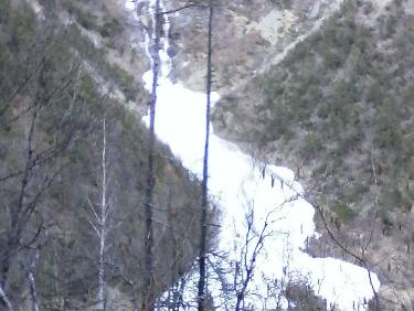 une jolie avalanche en forme de chaussette ( ou autre ) en aval