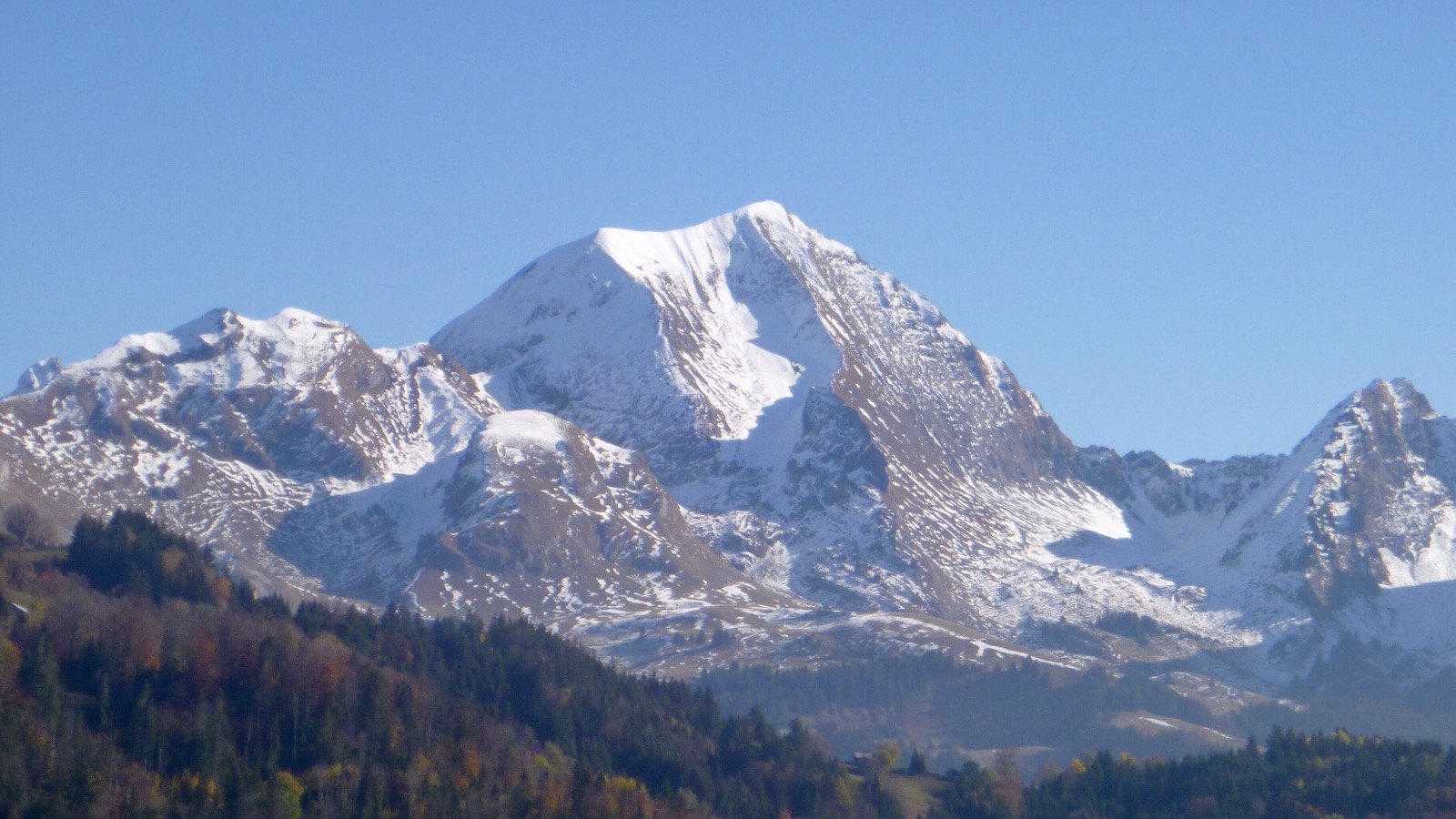 Le roi local : le Mont Charvin 