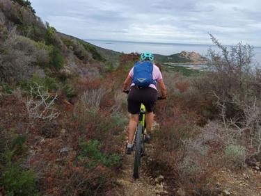 Tour de dingue entre maquis et vtt-escalade