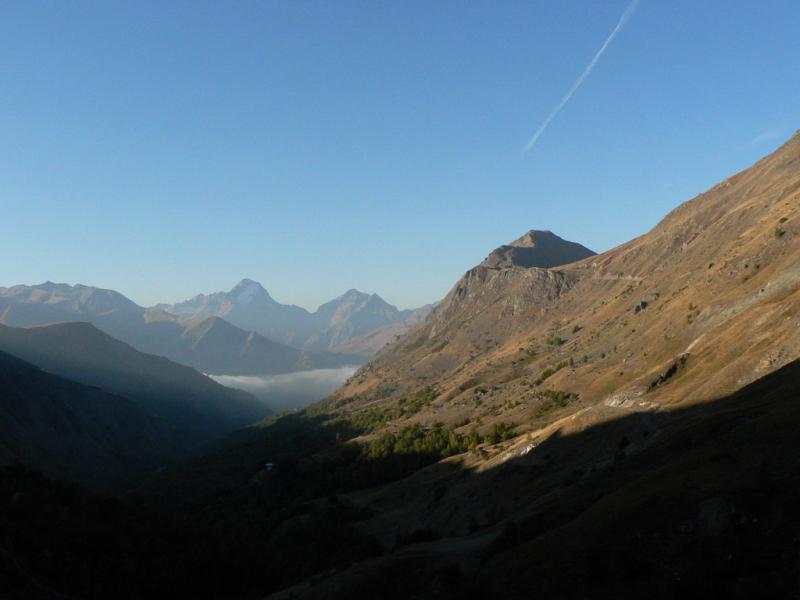 Vallée du Ferrand et Muzelle au petit matin