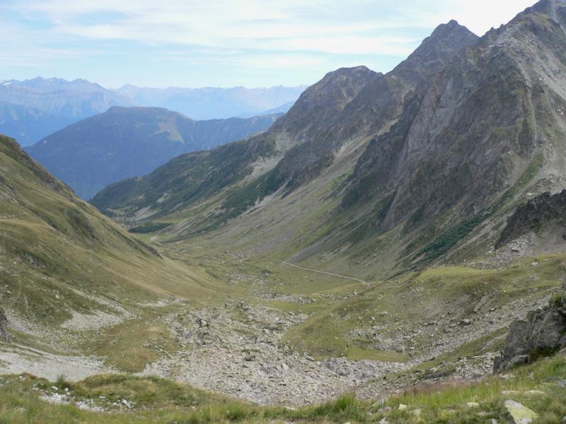 Vue du col Merlet sur le vallon de descente