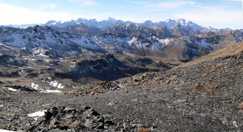 Vue gÃ©nÃ©rale de la crÃªte sur les Ecrins et la Meije