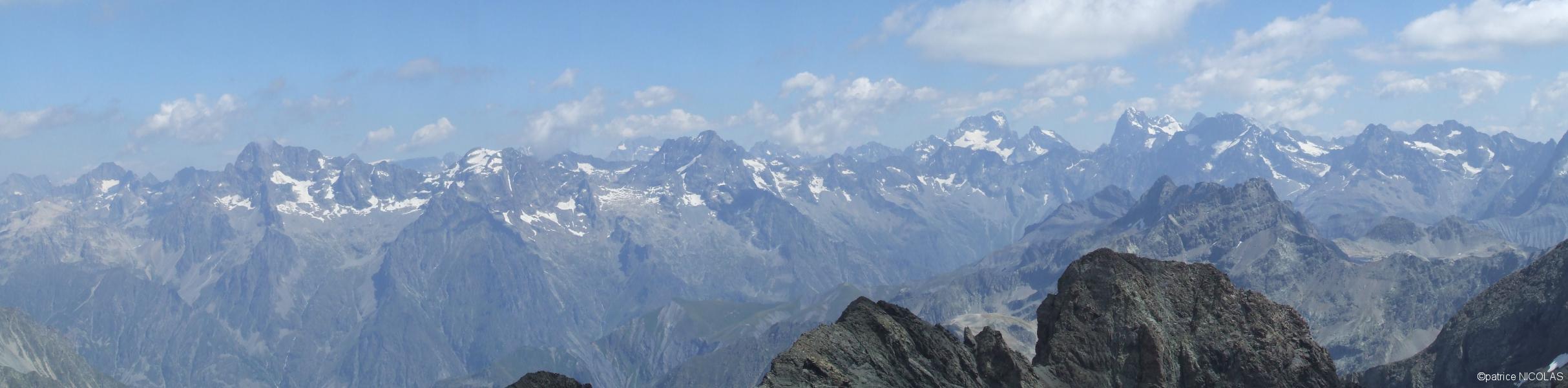 Vue panoramique sur les Ecrins
