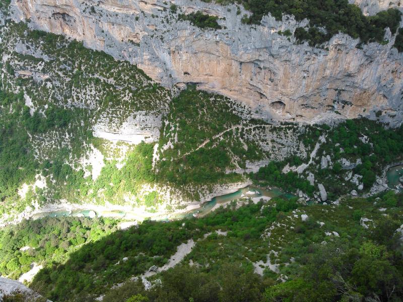 Vue plongeante dans les gorges