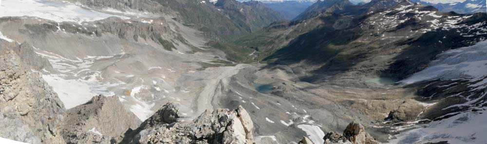 Vue sur le reliquat des glaciers italiens