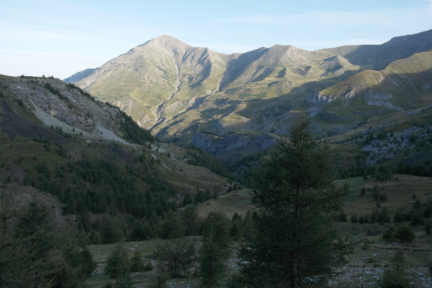 VallÃ©e de la Rouanne et Pte Autane le matin