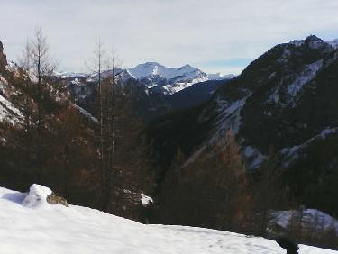 vers l&apos;est ; on voit la cabane de st clÃ©ment en contrebas