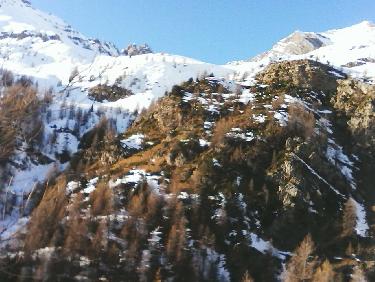 vers le col de Roche MÃ©ane et la tÃªte d&apos;Eslucis , Ã  la descente