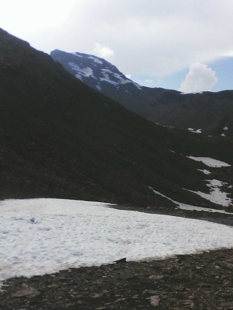 vers le petit col -avant les lacs