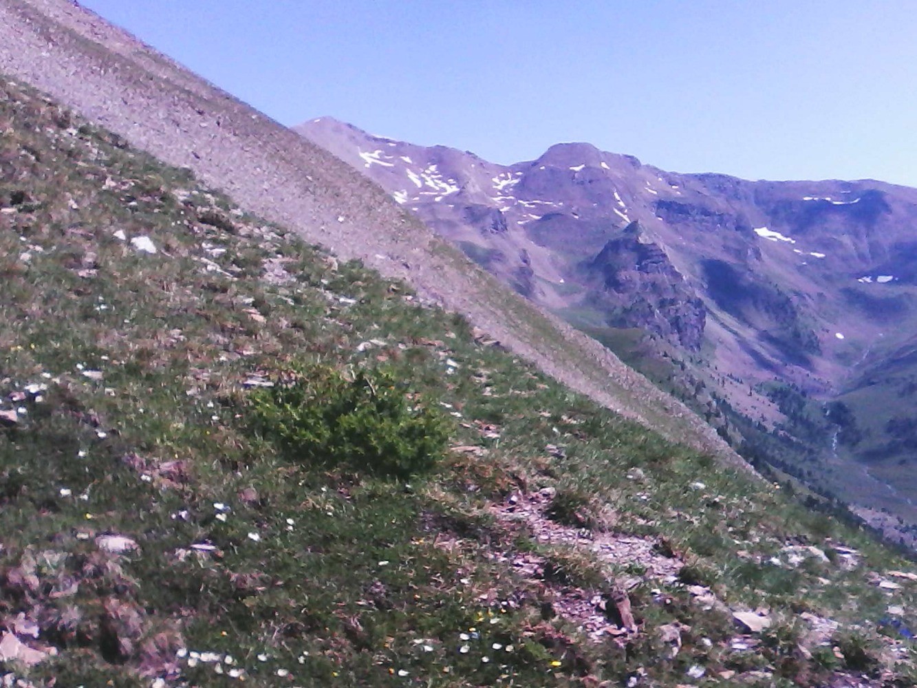 vers les vallons de la tourtisse (sup G et inf D ) entre la grande (Ã  G) et la petite EperviÃ¨re