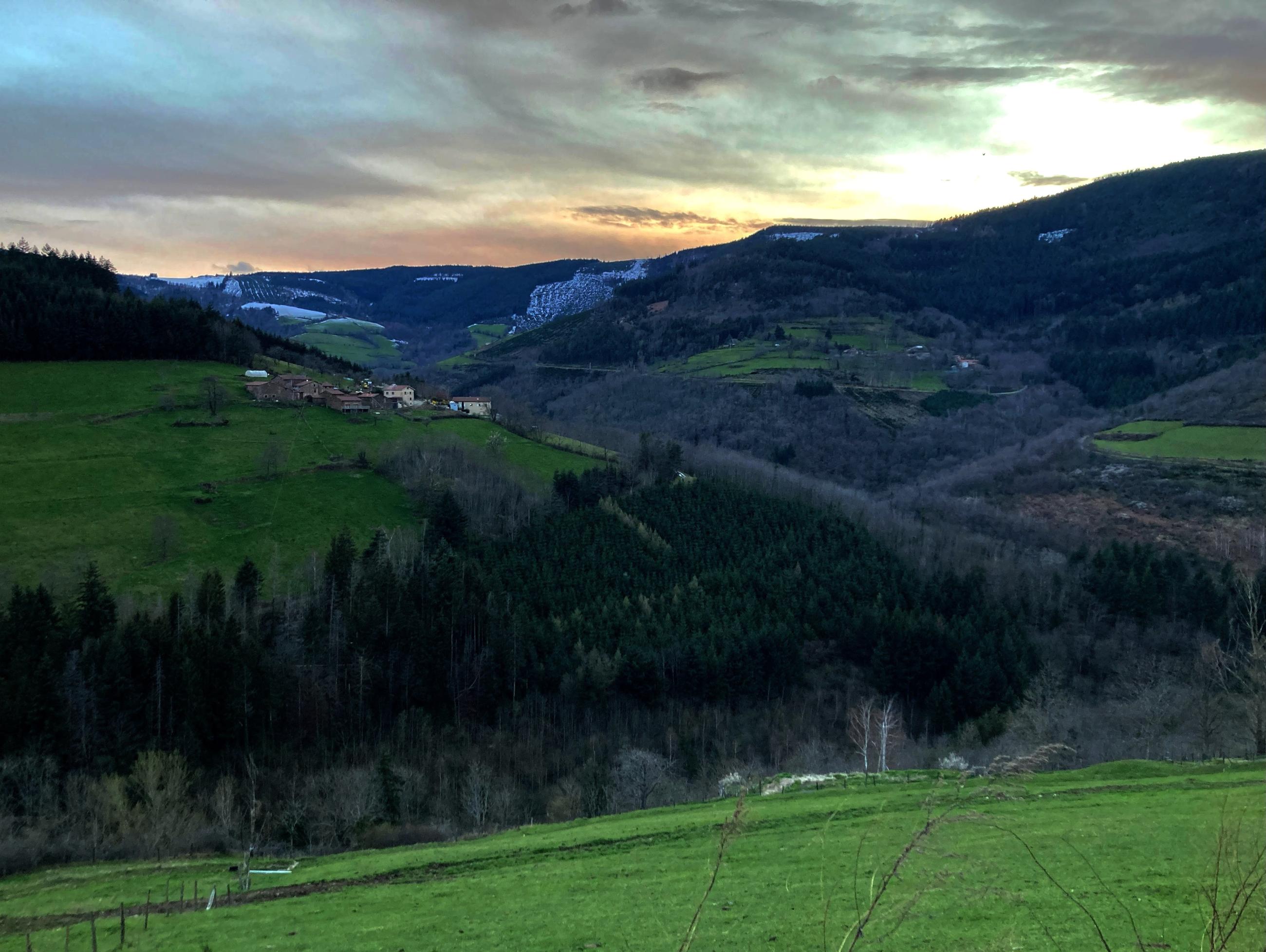 Vers l'ouest avant le retour à la Valla