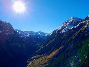 Vers le sud et le col de ChaviÃ¨re, Ã  droite le Petit Mont Blanc 