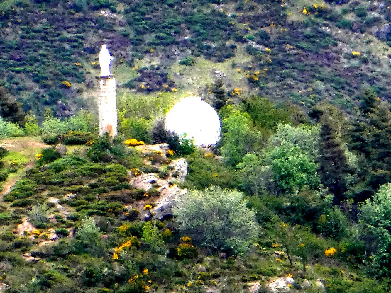 Vierge et Observatoire de Luzernod au zoom